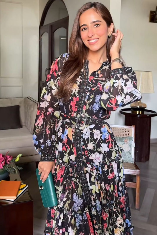 SMRIDHI | Black Isabella